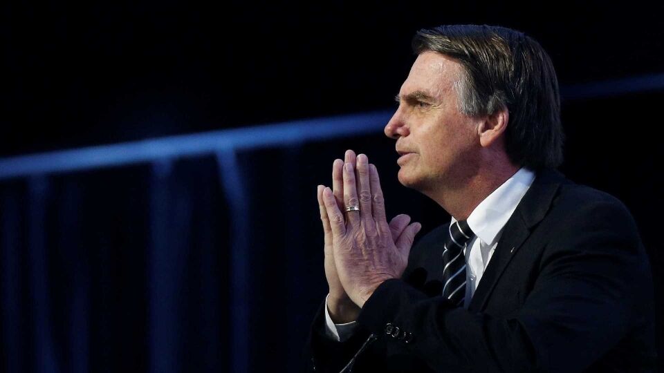 Bolsonaro é submetido a nova cirurgia de emergência