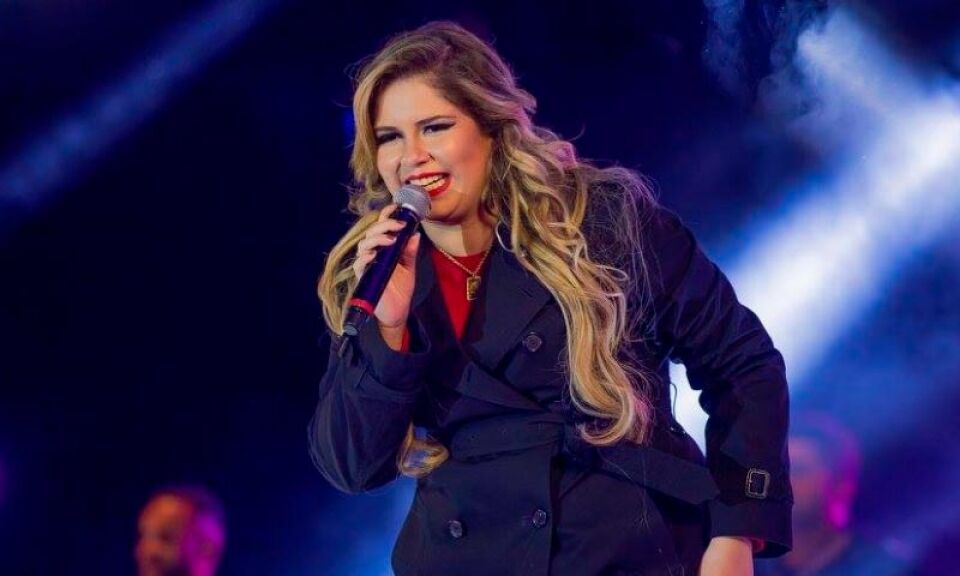 Marília Mendonça chora morte de seu cão e briga com haters: "Cadê empatia?"