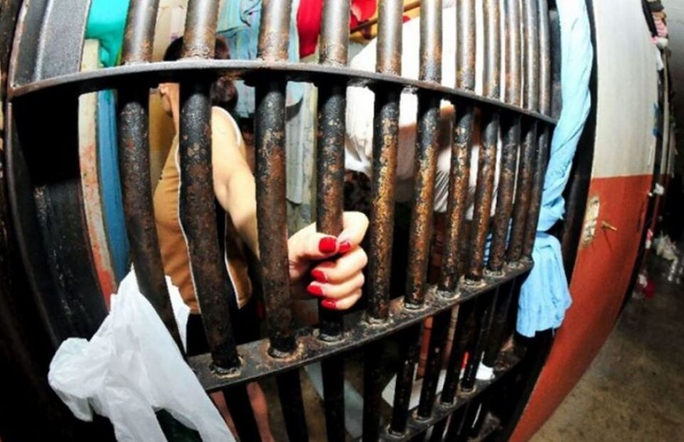 Em 15 anos a população carcerária feminina cresceu 700% no Brasil