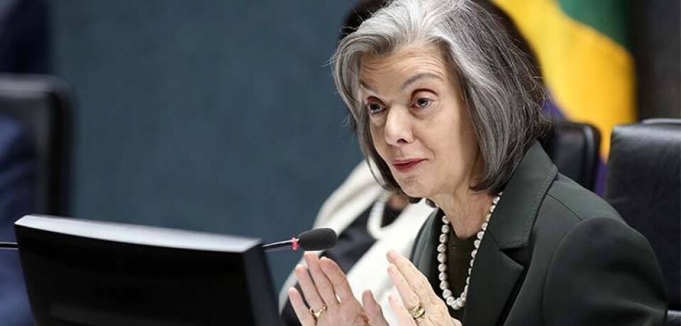 Ministra Cármen Lúcia recebe homenagens pelo trabalho realizado no comando do STF