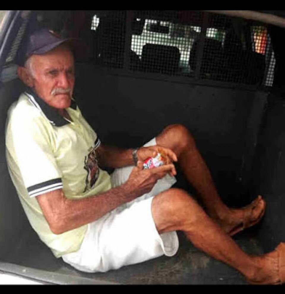 Idoso é preso em cabaré após fazer relações com 4 garotas e dizer que Ciro Gomes pagaria a conta