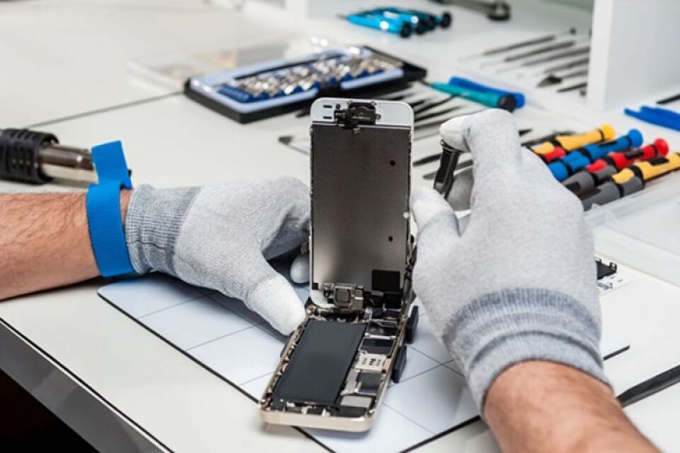 Empresa fabricante de celular é condenada por conduta abusiva e má prestação de serviços