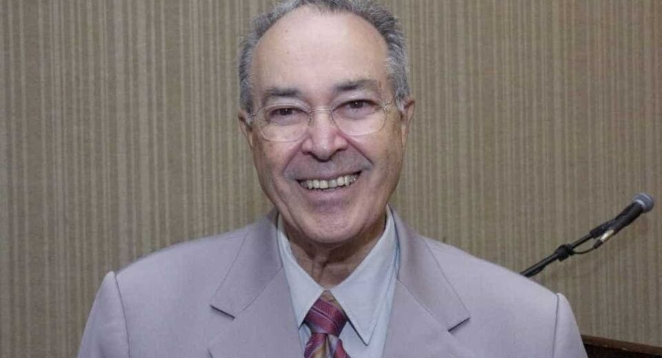 Morre aos 96 Warwick Kerr, brasileiro que ajudou a decifrar as abelhas
