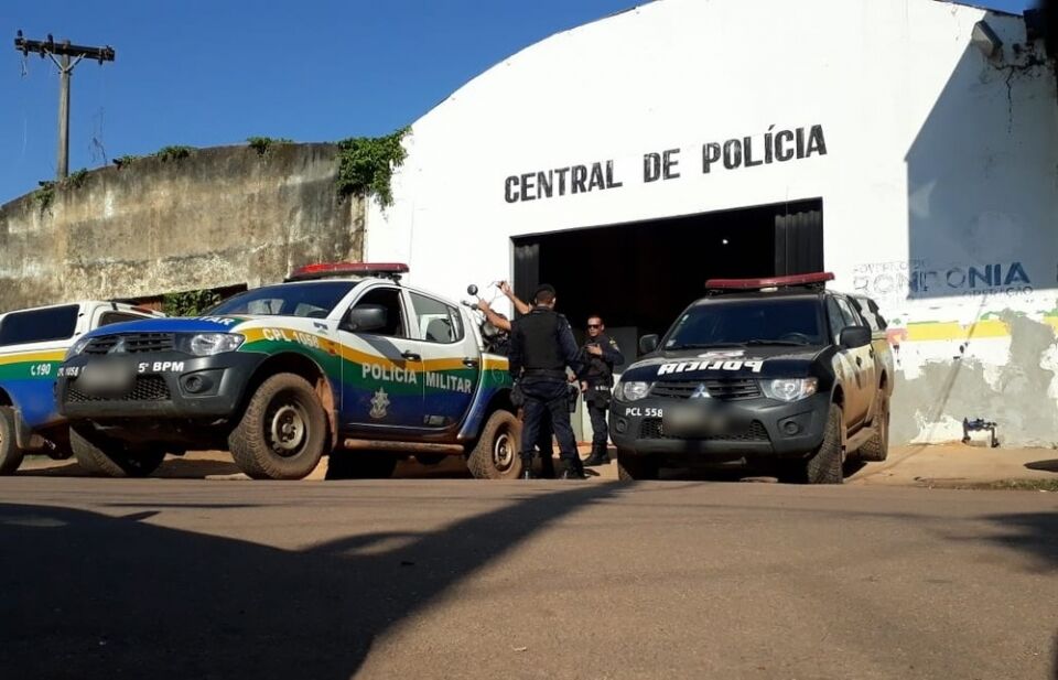 Adolescente de 15 anos apanha por cantar dentro de ônibus em Porto Velho