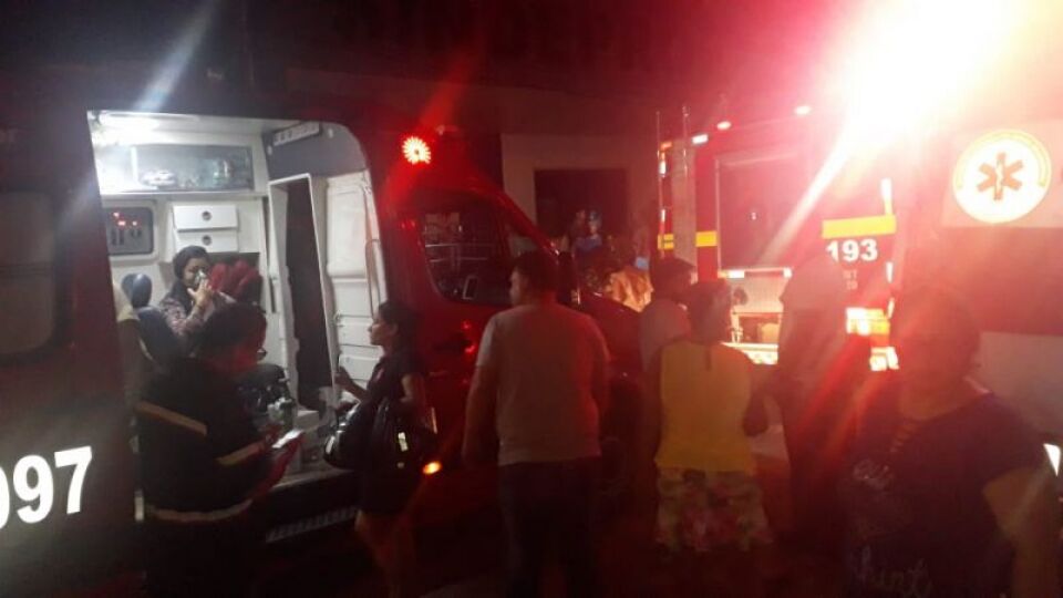 Prédio do Sindeprof pega fogo em Porto Velho