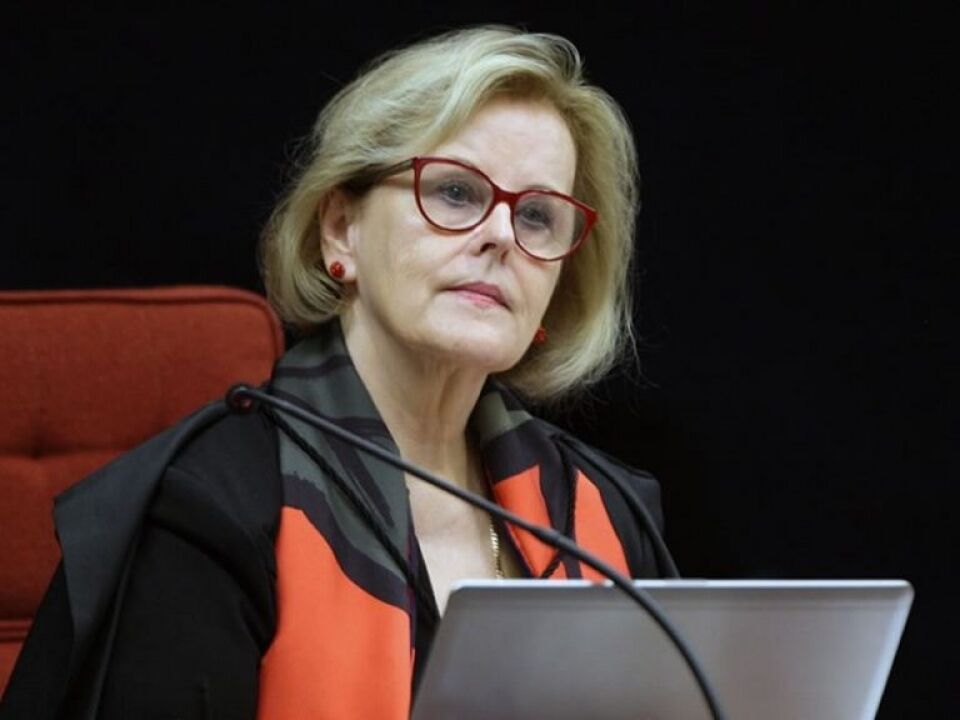 Suspeitas sobre as urnas são “descoladas da realidade”, diz Rosa Weber
