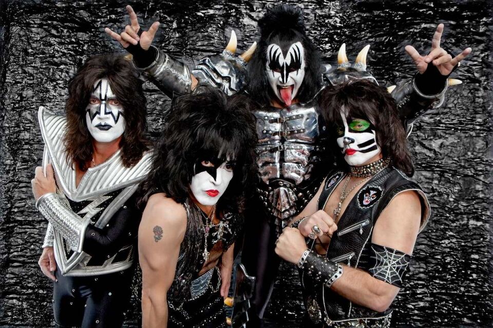 Após 45 anos de carreira, Kiss anuncia aposentadoria