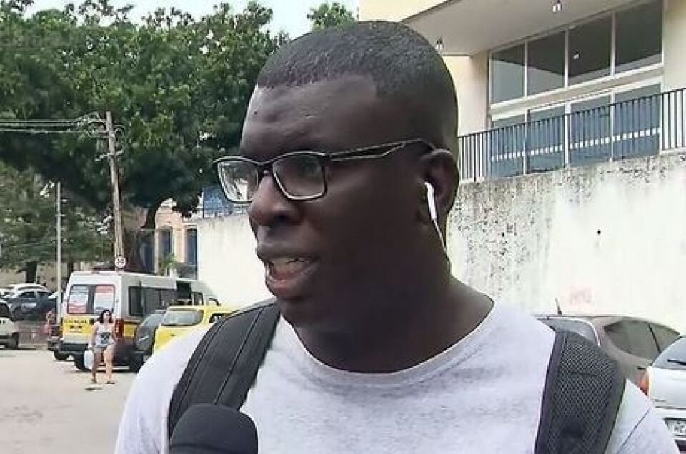 Professor pede demissão após ser humilhado por alunos durante prova
