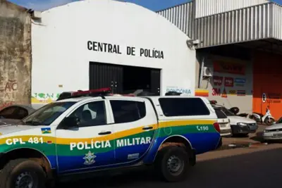 Mulher é agredida na cabeça com golpe de enxada