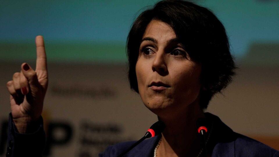 Após fake news sobre Adelio, Manuela d'Ávila é ameaçada na internet