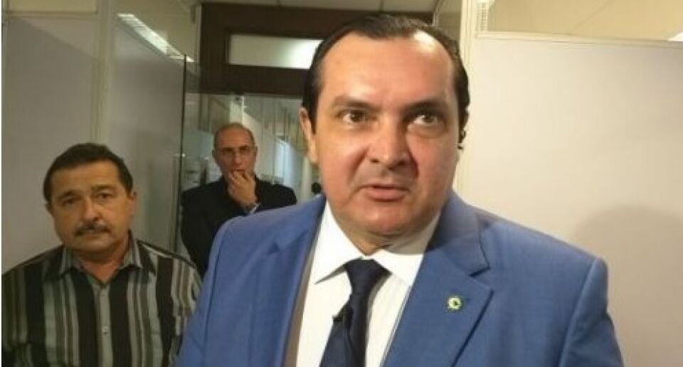 Ministro sai de Brasília para ‘vistoriar’ 500 metros de rua em Belém