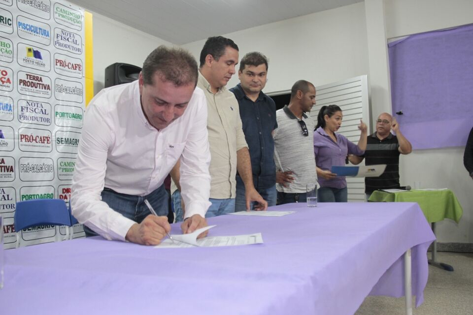 Prefeito Hildon sanciona lei que beneficia agricultores familiares