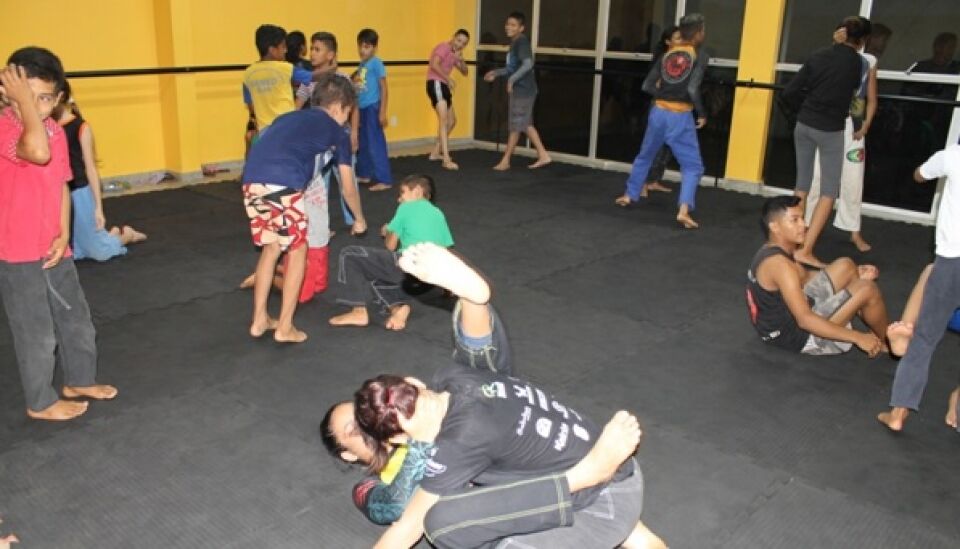 JIU-JITSU – Arte, defesa e disciplina no CEU da Leste