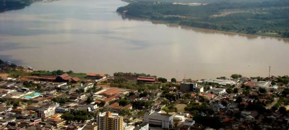 Veja a homenagem de *Júlio Olivar* a *PORTO VELHO* nos 104 anos da cidade.