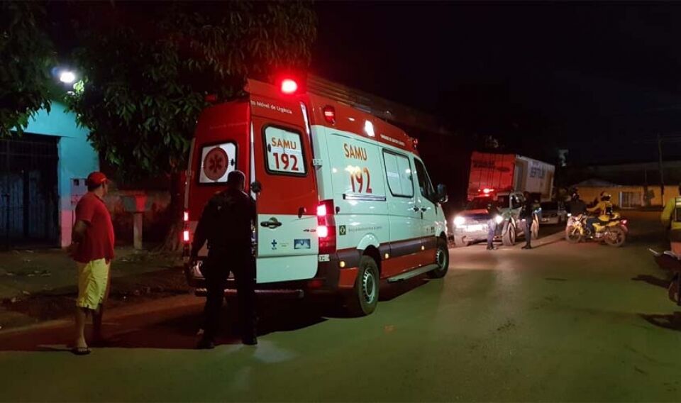 Monitorado da justiça troca tiros com a PM e acaba sendo baleado; comparsa fugiu