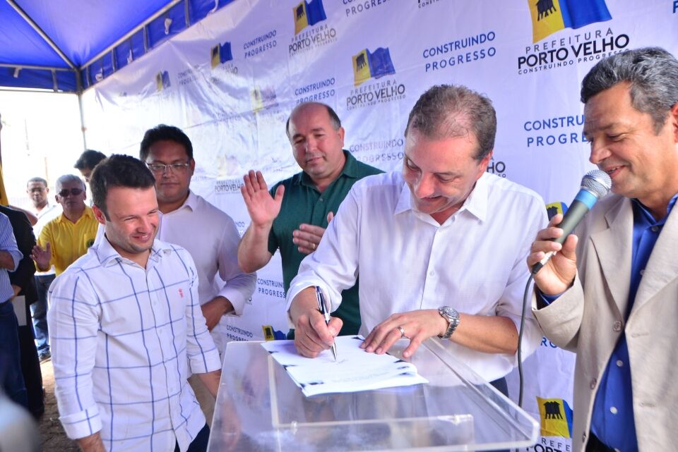 Prefeitura assina ordem de serviço para construção de Complexo Esportivo no Bairro Cuniã