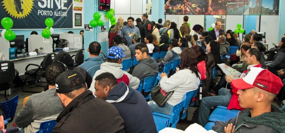 Envie seu curriculo ao SINE, tem vagas de emprego