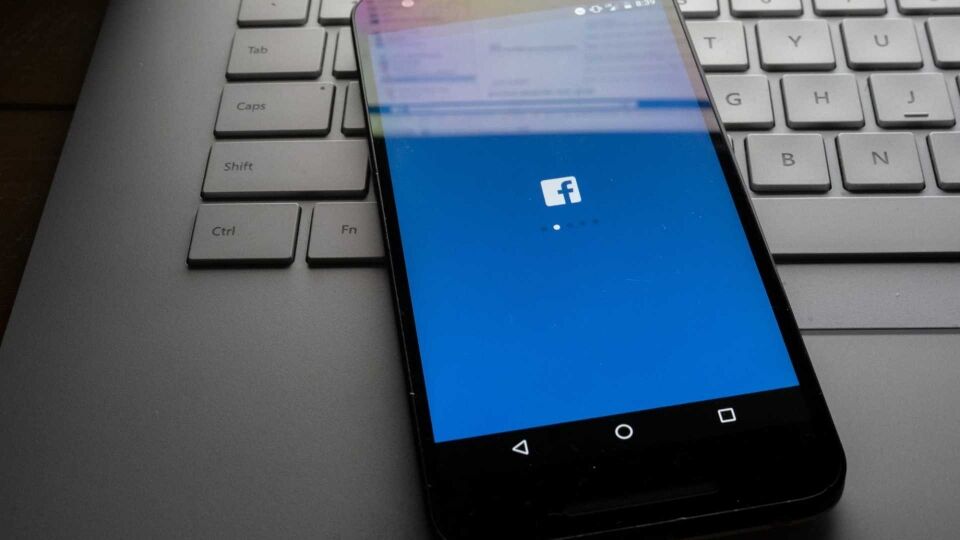 Contas de Facebook estão sendo vendidas na deep web