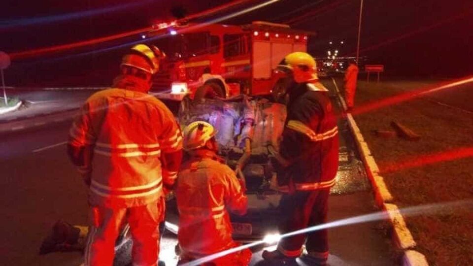Um morre e 14 ficam feridos em acidente na BR-020, em GO