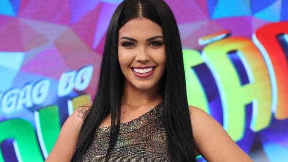 Bailarina do Faustão se declara à mulher: 'Encontrei meu amor na pista'