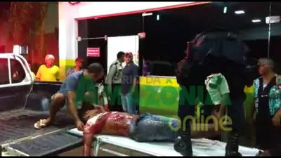 Jovem finge pegar arma na cintura e é baleado por PM
