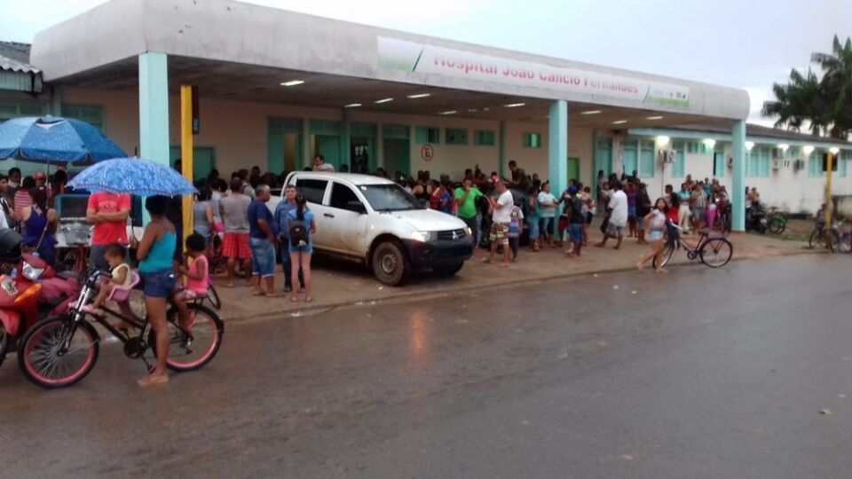Alunos morrem a caminho da escola após embarcação ser atingida por raio no interior do Acre