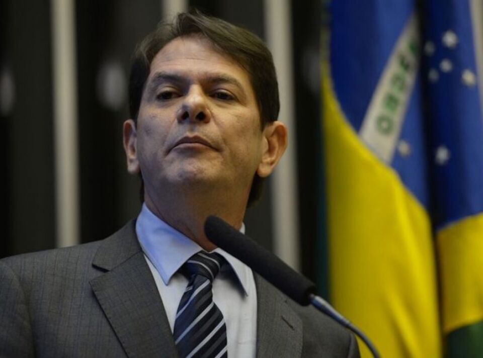 ‘O Lula tá preso, babaca’, grita Cid Gomes para petistas em ato pró-Haddad