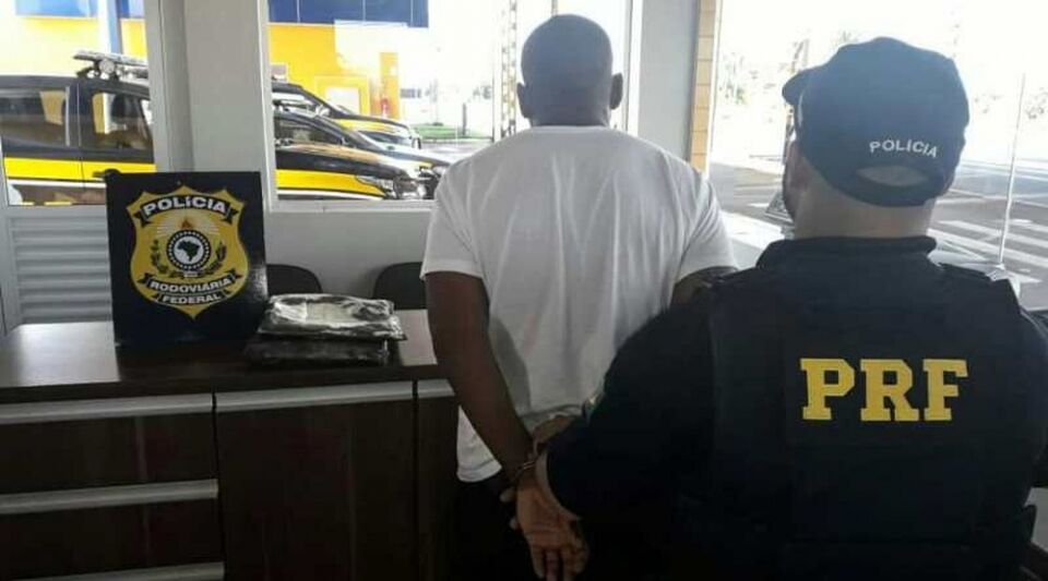 Britânico é detido em MT com cocaína em fundo falso de malas transportadas em ônibus