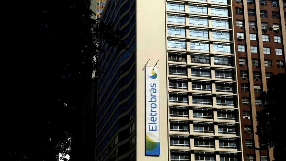 DERROTA: Senado rejeita projeto sobre venda de distribuidoras da Eletrobras