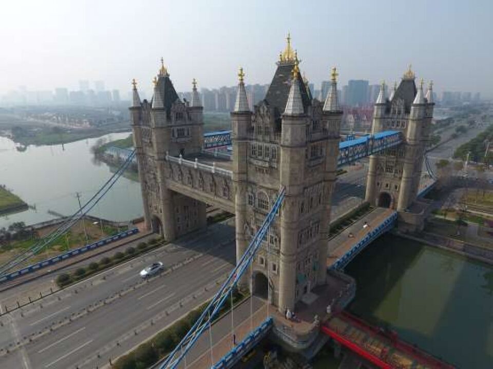 Negócio da China: as incríveis réplicas de monumentos mundiais!