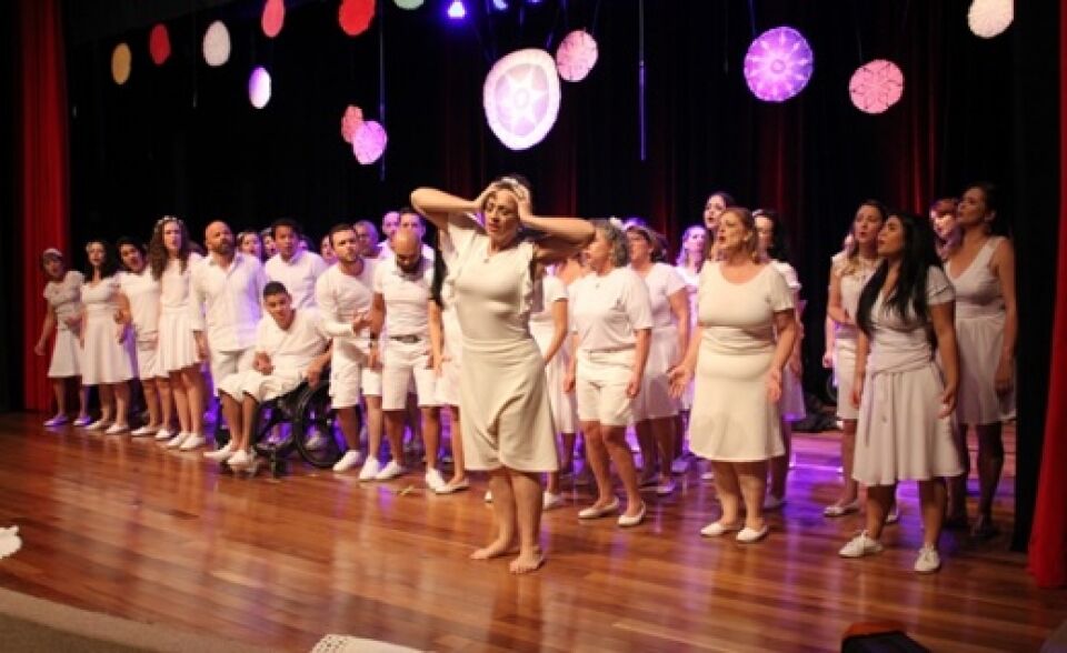 Sessão Especial hoje no Teatro Guaporé por 1 quilo de alimentos