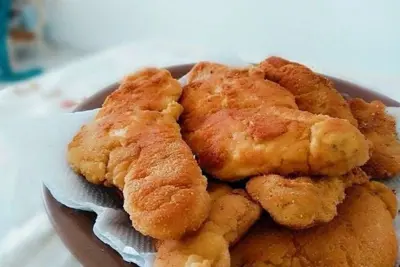 Frango empanado com biscoito: confira a receita deliciosa