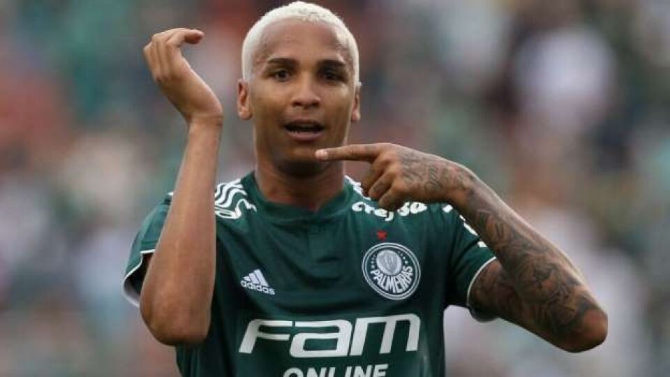 Palmeiras desiste de tentar 'corrigir' Deyverson e pensa em negociá-lo na primeira oportunidade