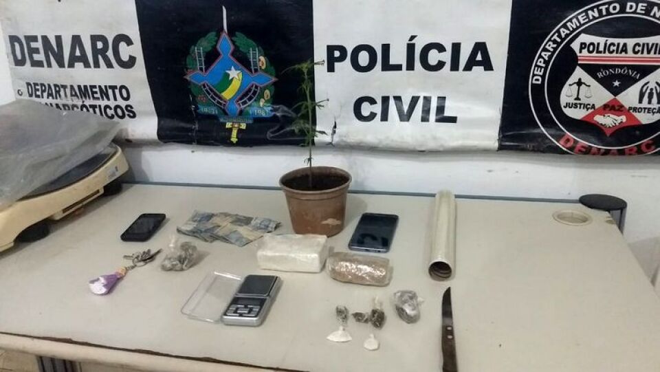 Dupla é presa com drogas e plantação de maconha após investigações