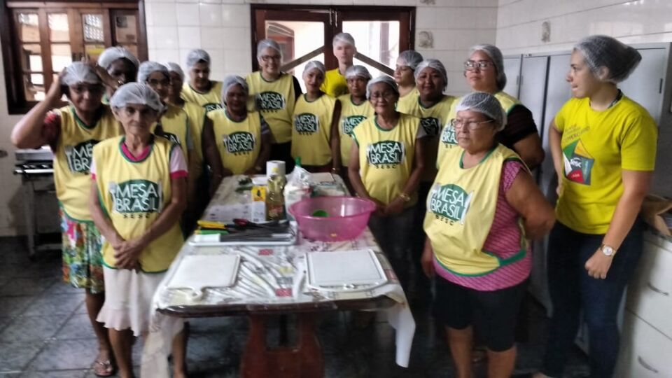 Assistidos do Cras Elizabeth Paranhos participam de oficina de aproveitamento de alimentos
