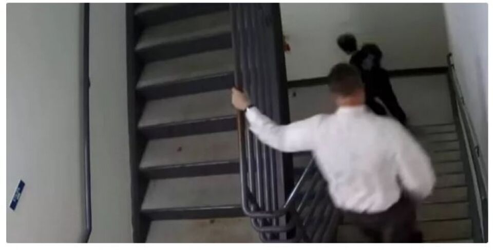 Juiz tira toga e corre atrás de réus algemados que fugiam de tribunal