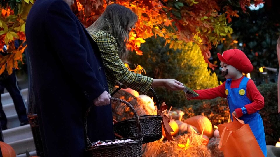 Halloween chegou à Casa Branca com muitas Casa abóboras e doces