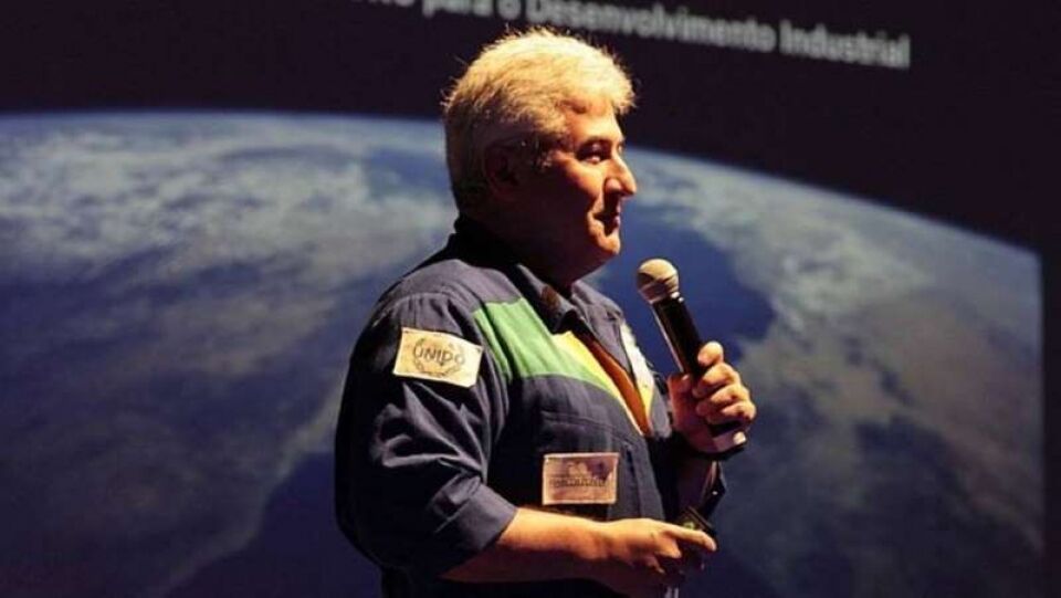 Bolsonaro define pelo menos 15 ministérios em novo governo; veja lista