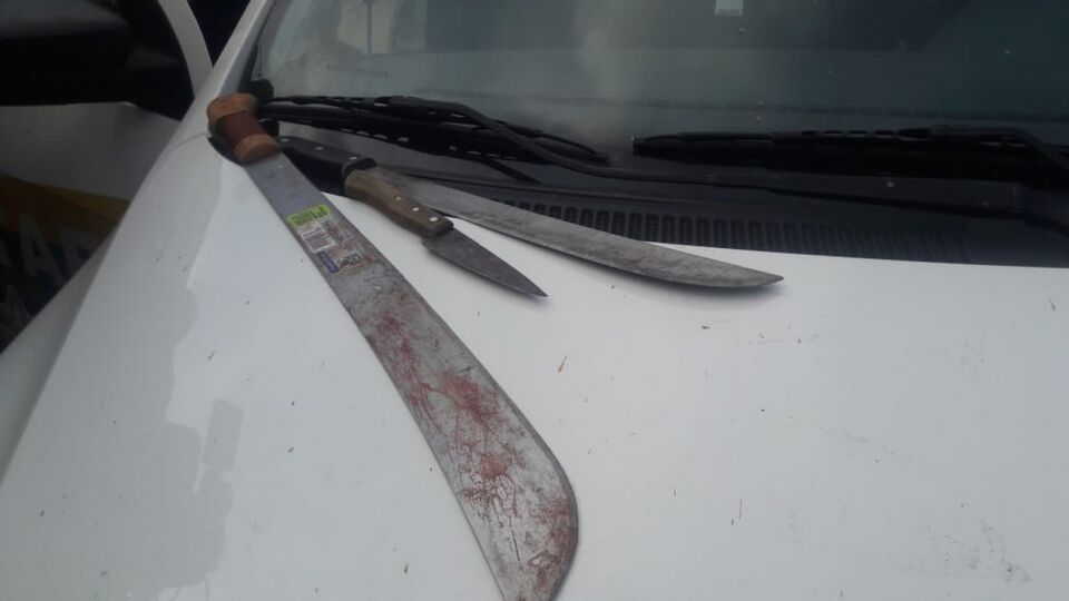 Homem esfaqueia 11 pessoas e é morto a tiros pela PM em RO