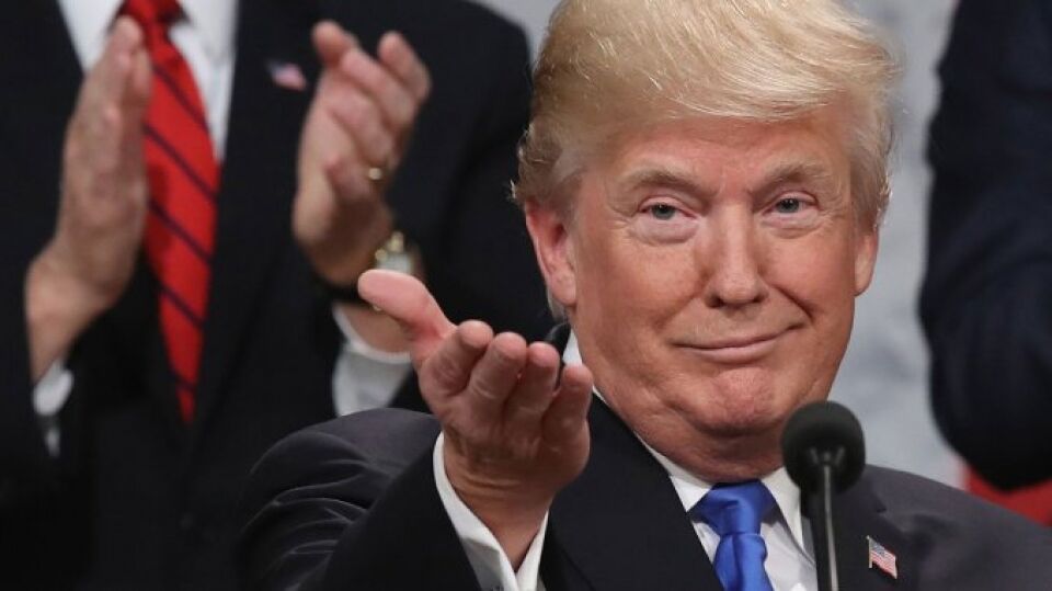 Nos EUA, emprego avança e salário tem maior ganho em nove anos