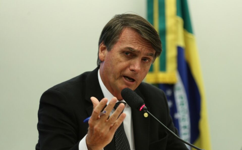 “É um vexame você ver o que é uma prova do Enem”, diz Bolsonaro em entrevista