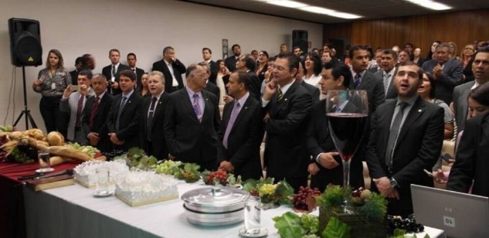 Bancada evangélica adota ‘modelo Paulo Guedes’ em manifesto pela liberdade