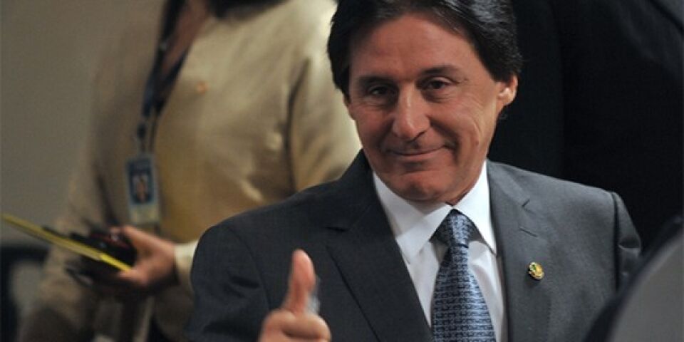 Inaceitável: Eunício Oliveira da último golpe antes de deixar o Senado