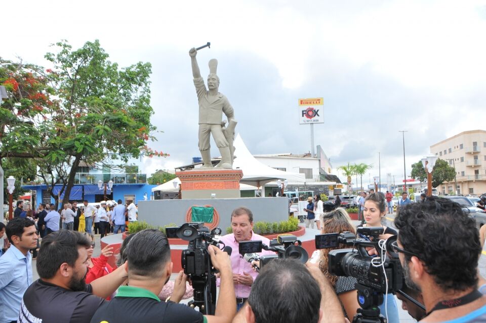 Praça construída em homenagem aos seringueiros é inaugurada em Porto Velho