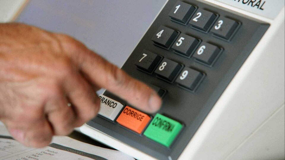 Gastos com campanha no 1º turno caíram pela metade, mostra estudo