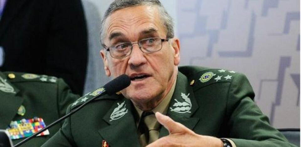 General Villas Bôas reitera respeito à Constituição e rejeita hipótese da “volta de militares”