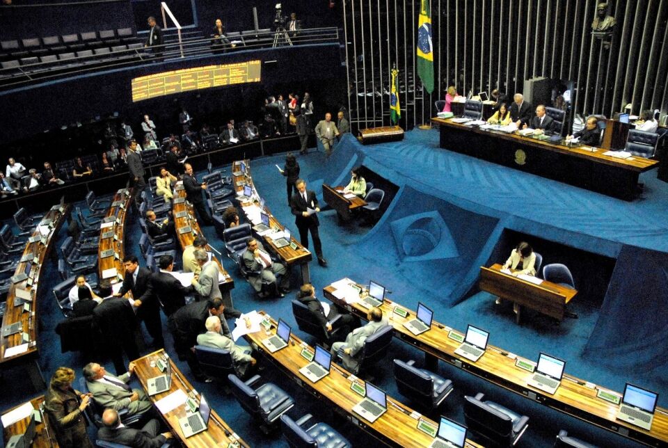 Senado pauta redução do alcance da Ficha Limpa
