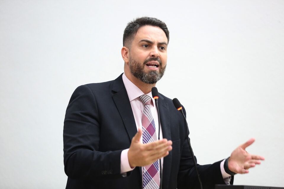 Léo Moraes pede instalação de banheiros químicos nos trechos da BR 364 que estão passando por obras