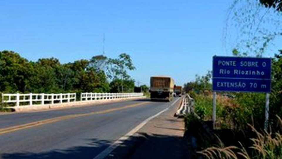 Ponte ameaça ruir e BR-364 pode ser fechada ainda hoje