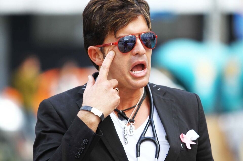 “Não preciso voltar pro Brasil e ser humilhado”, diz Dr. Rey em vídeo